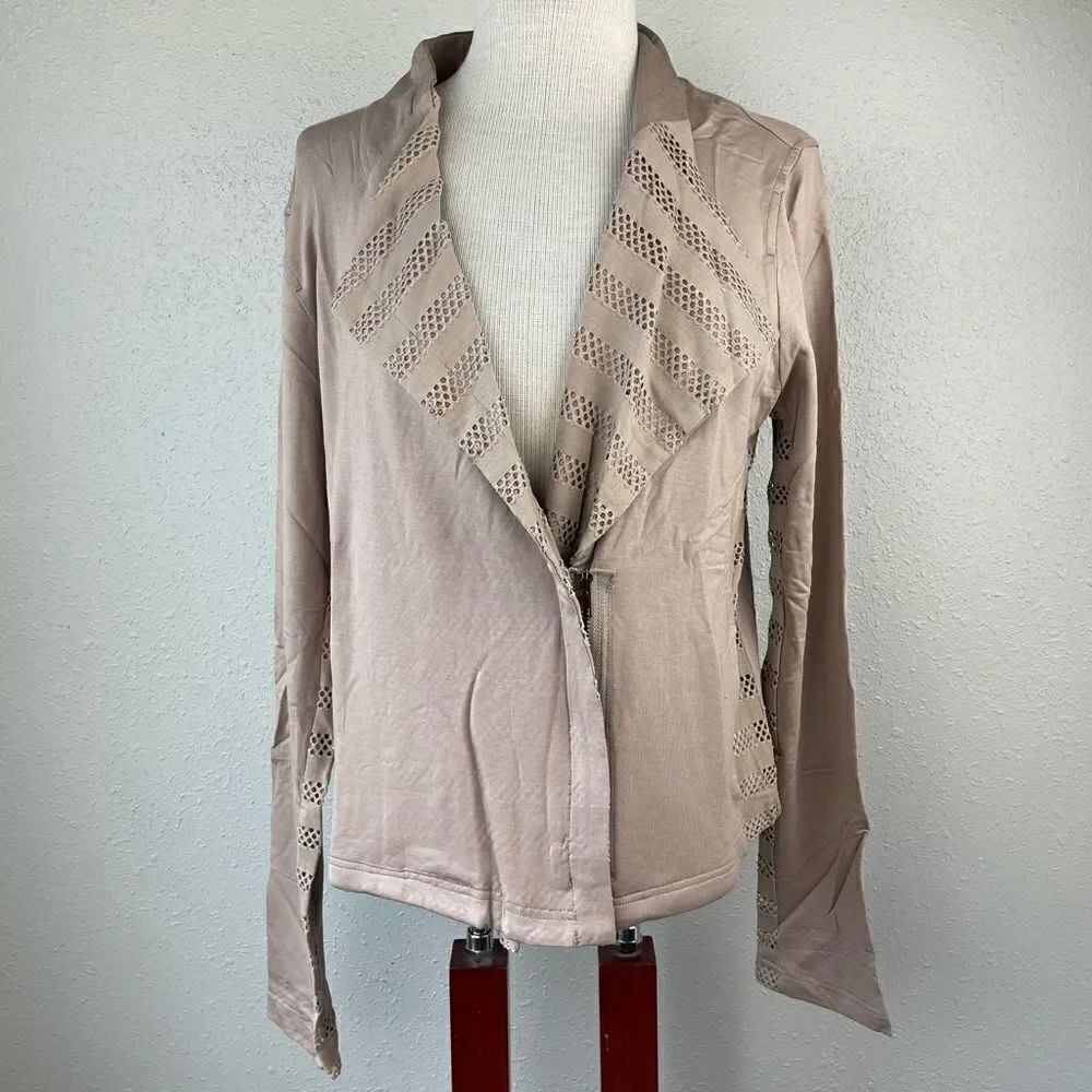 NWT Mystree Cardigan Style Top Size L